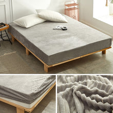 Load image into Gallery viewer, New High Density Velvet Fitted Bed Sheet Bed Mattress Protective Cover Soft Breathable Bedspread Bed Linen with Elastic Band
