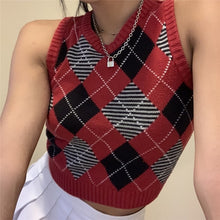 Load image into Gallery viewer, Muyogrt V Neck Vintage Argyle Sweater Vest Women Black Sleeveless Plaid Knitted Crop Sweaters Casual Autumn Preppy Style