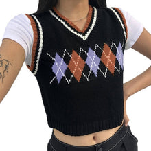 Load image into Gallery viewer, Muyogrt  V Neck Vintage Argyle Sweater Vest Women Black Sleeveless Plaid Knitted Crop Sweaters Casual Autumn Preppy Style
