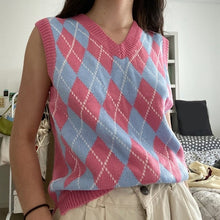 Load image into Gallery viewer, Muyogrt  V Neck Vintage Argyle Sweater Vest Women Black Sleeveless Plaid Knitted Crop Sweaters Casual Autumn Preppy Style
