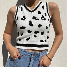 Load image into Gallery viewer, Muyogrt  V Neck Vintage Argyle Sweater Vest Women Black Sleeveless Plaid Knitted Crop Sweaters Casual Autumn Preppy Style
